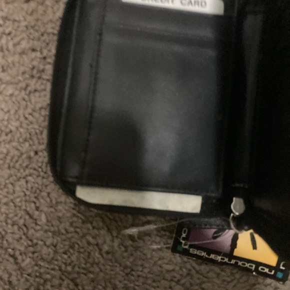 NWT no boundaries women wallet small black - Picture 4 of 7